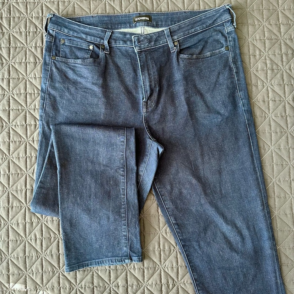 Express Men's Straight fit Stretch Blue Jeans